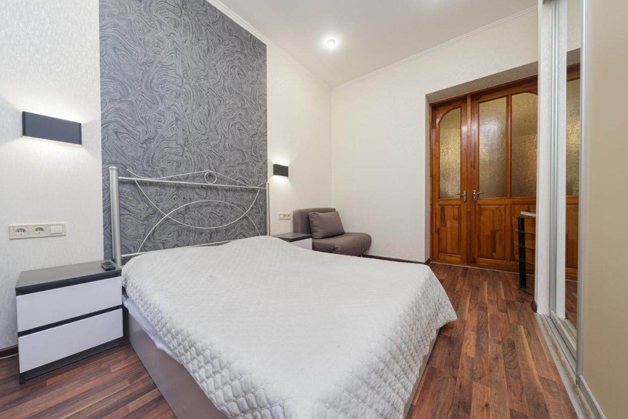Apartment Zhukovskogo 17 Odessa Exterior foto